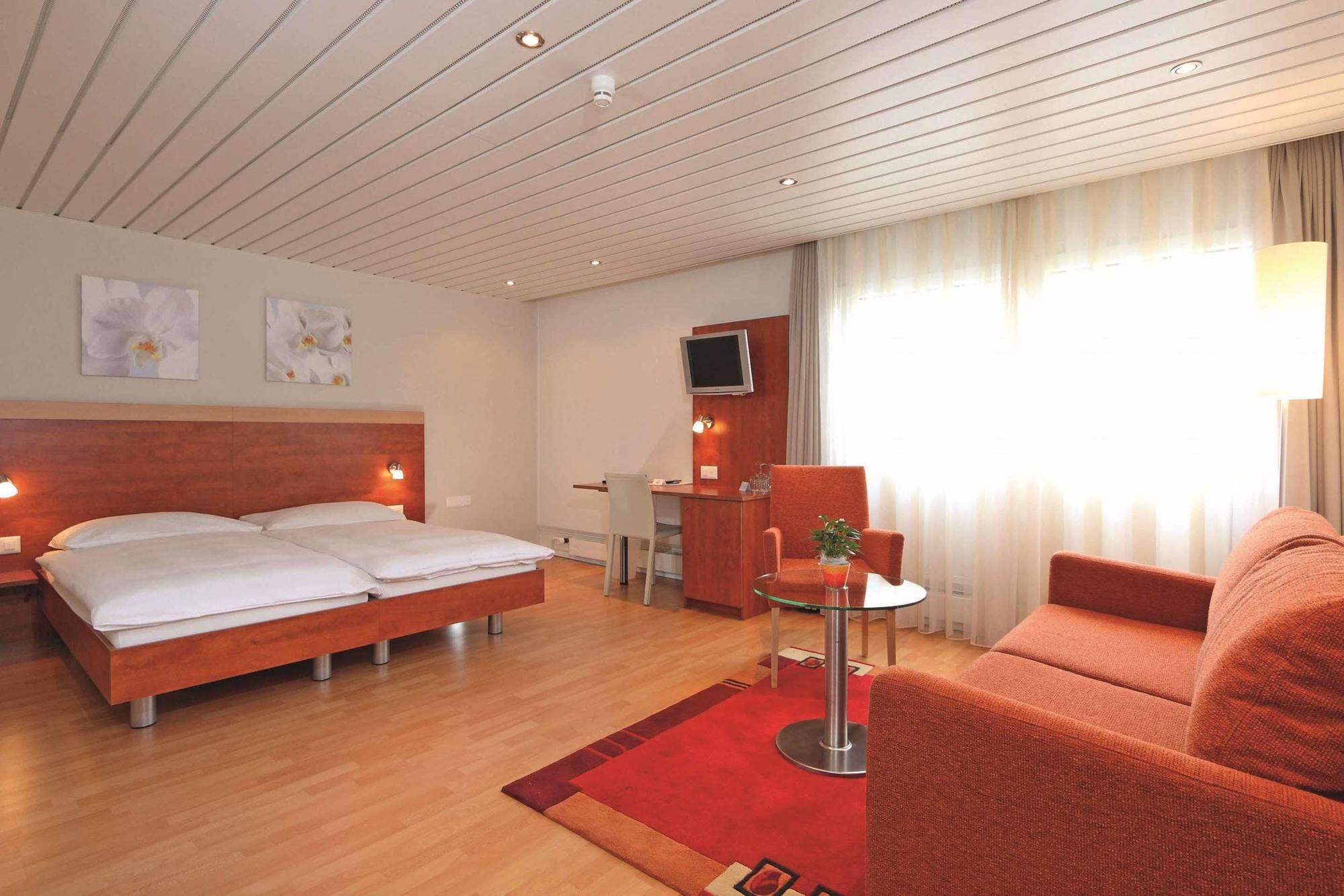 Aarauerhof - Self Check-In Hotel Room photo